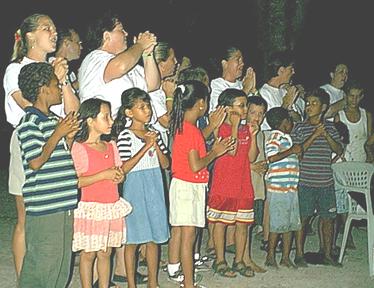 Kids invited up to sing